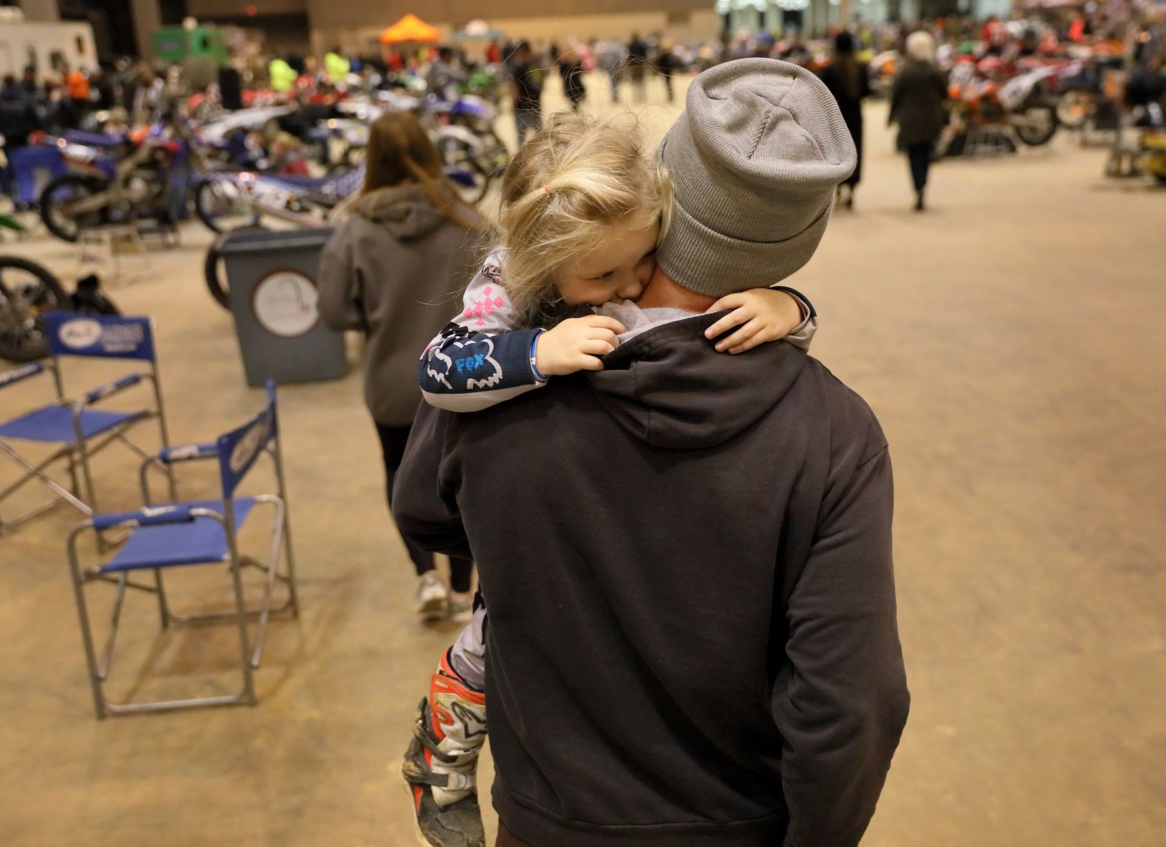 Supercross Futures, 4-year-old girl follows in dad's footsteps